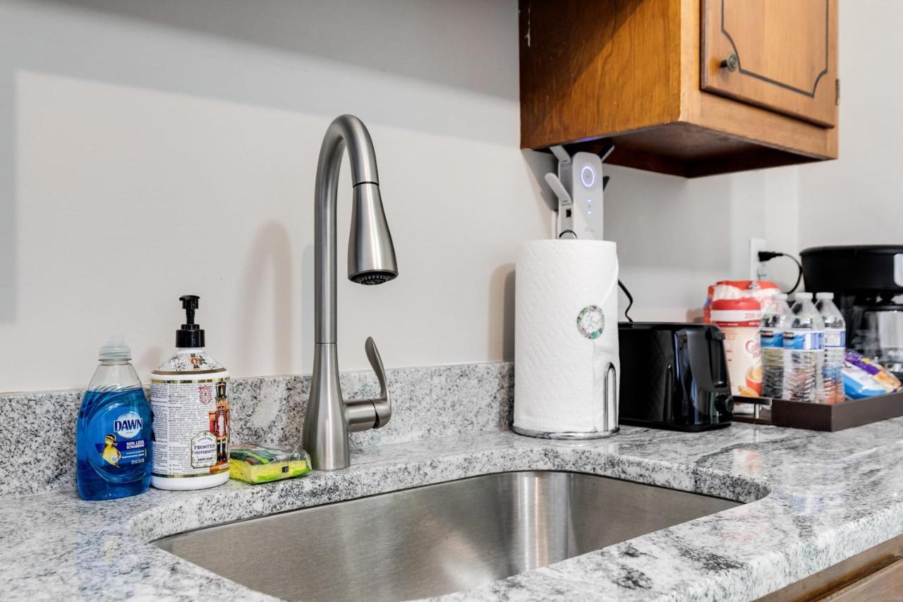 M2 Central Location 2 Mins To Vcu Free Parking Richmond Bagian luar foto